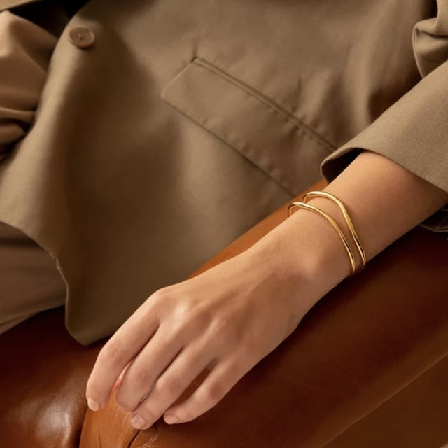 二連ウェーブバングル