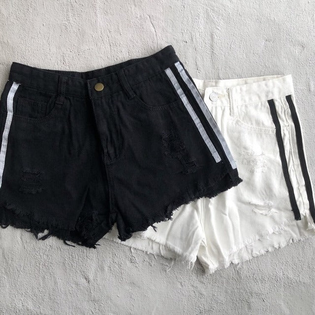 ラインショートパンツ