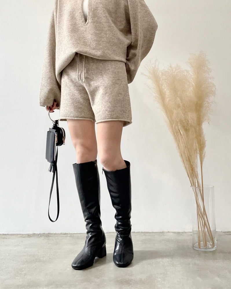 ニットショートパンツ ベージュ コーディネート