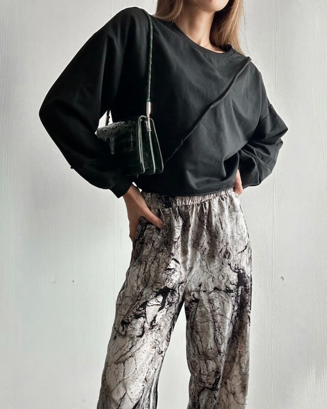 アシンメトリーカットトップス