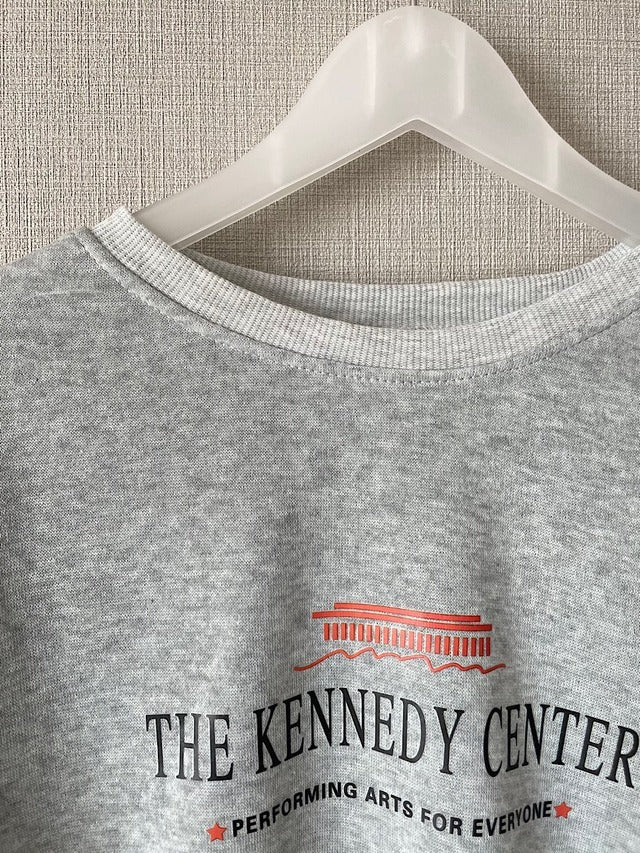 英字ロゴプルオーバー