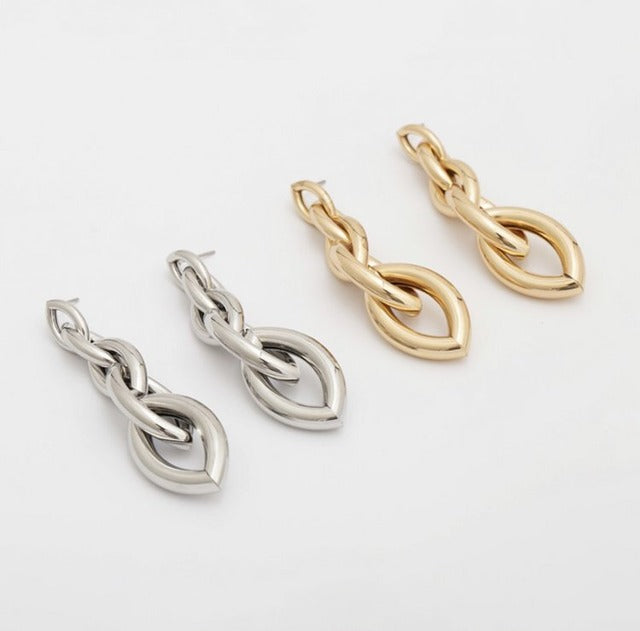 チェーンピアス