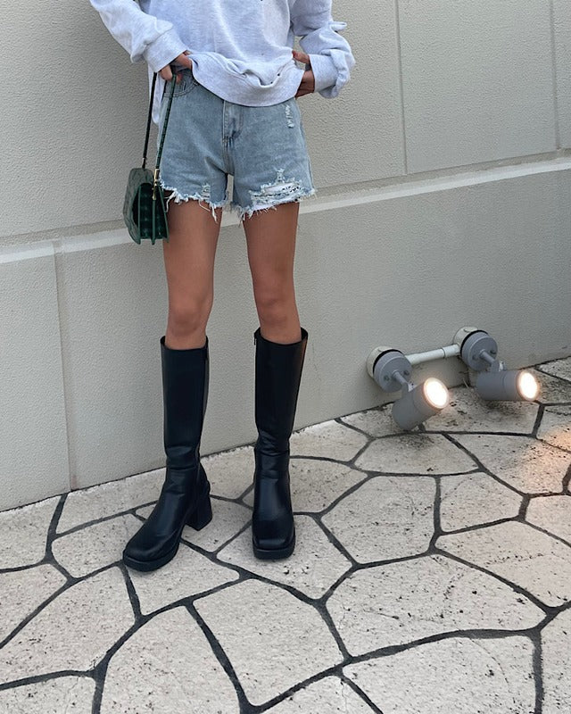 ダメージロゴショートパンツ