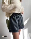 フェイクレザーイージーショートパンツ