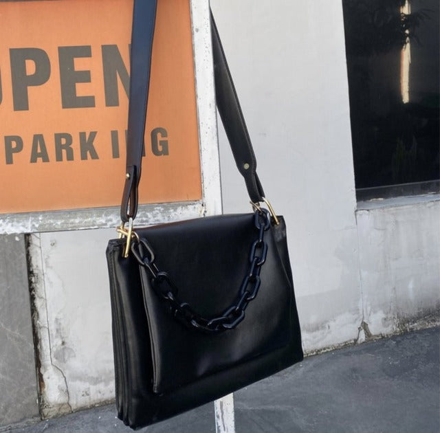 エコレザーチェーンバッグ