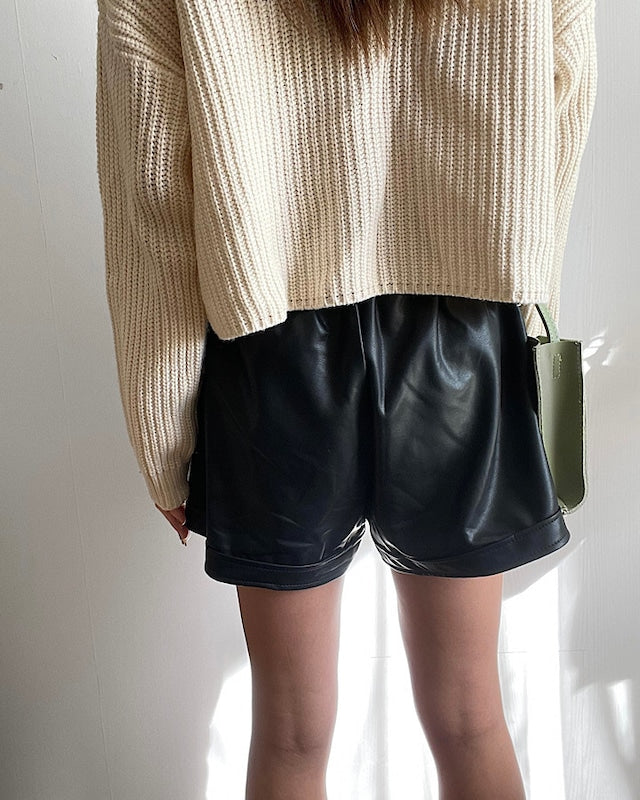 フェイクレザーイージーショートパンツ