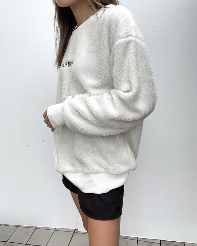 シャギー刺繍プルオーバー