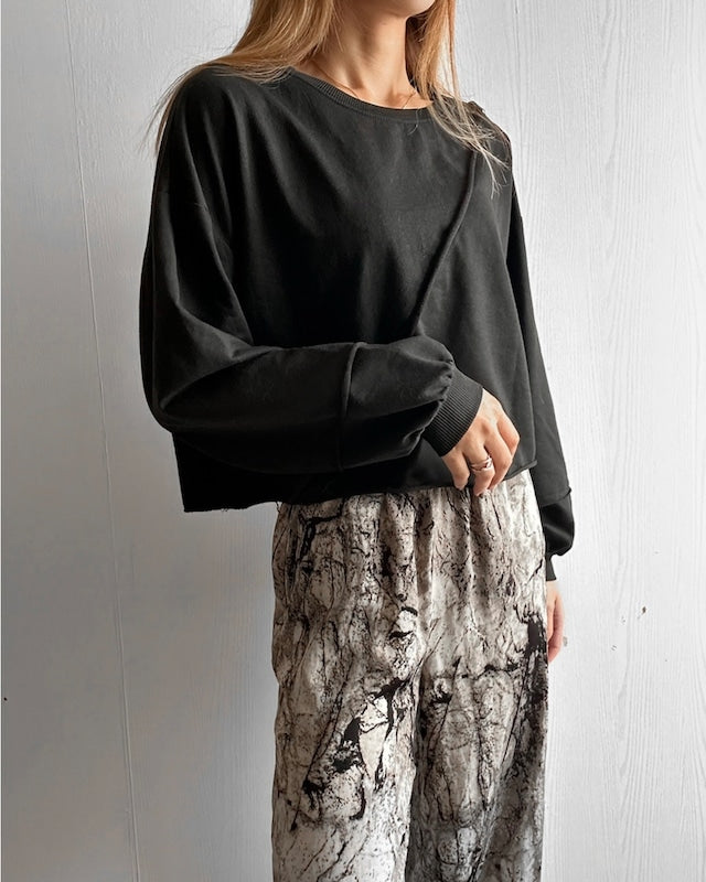 アシンメトリーカットトップス