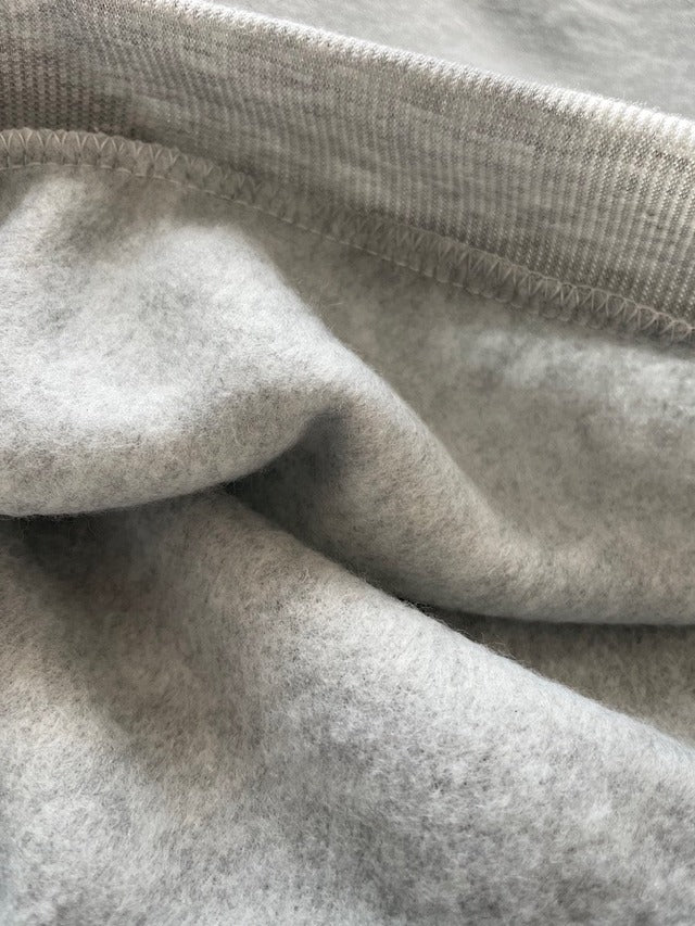 英字ロゴプルオーバー