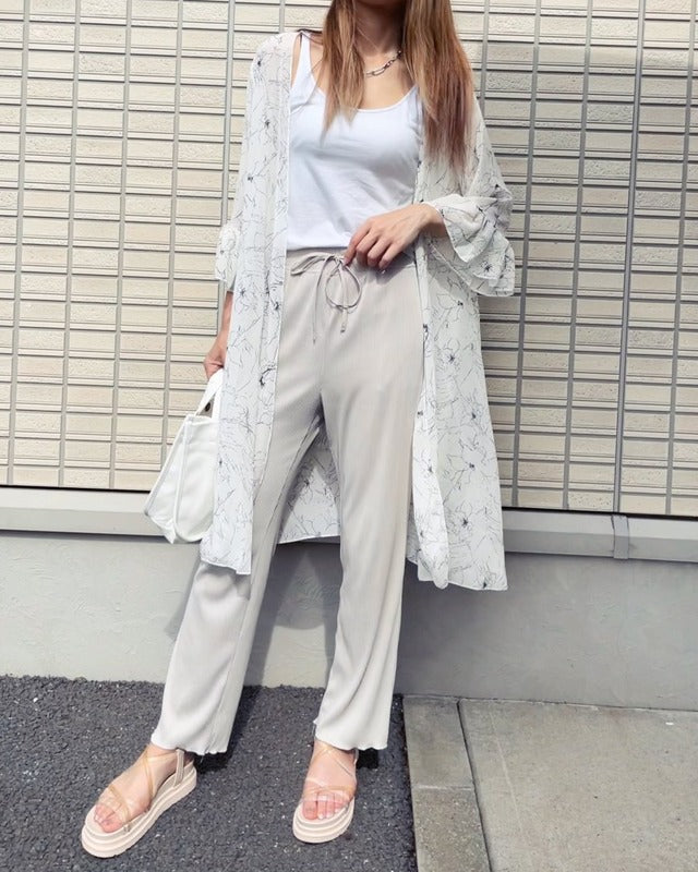 モノトーン花柄シフォンシャツ