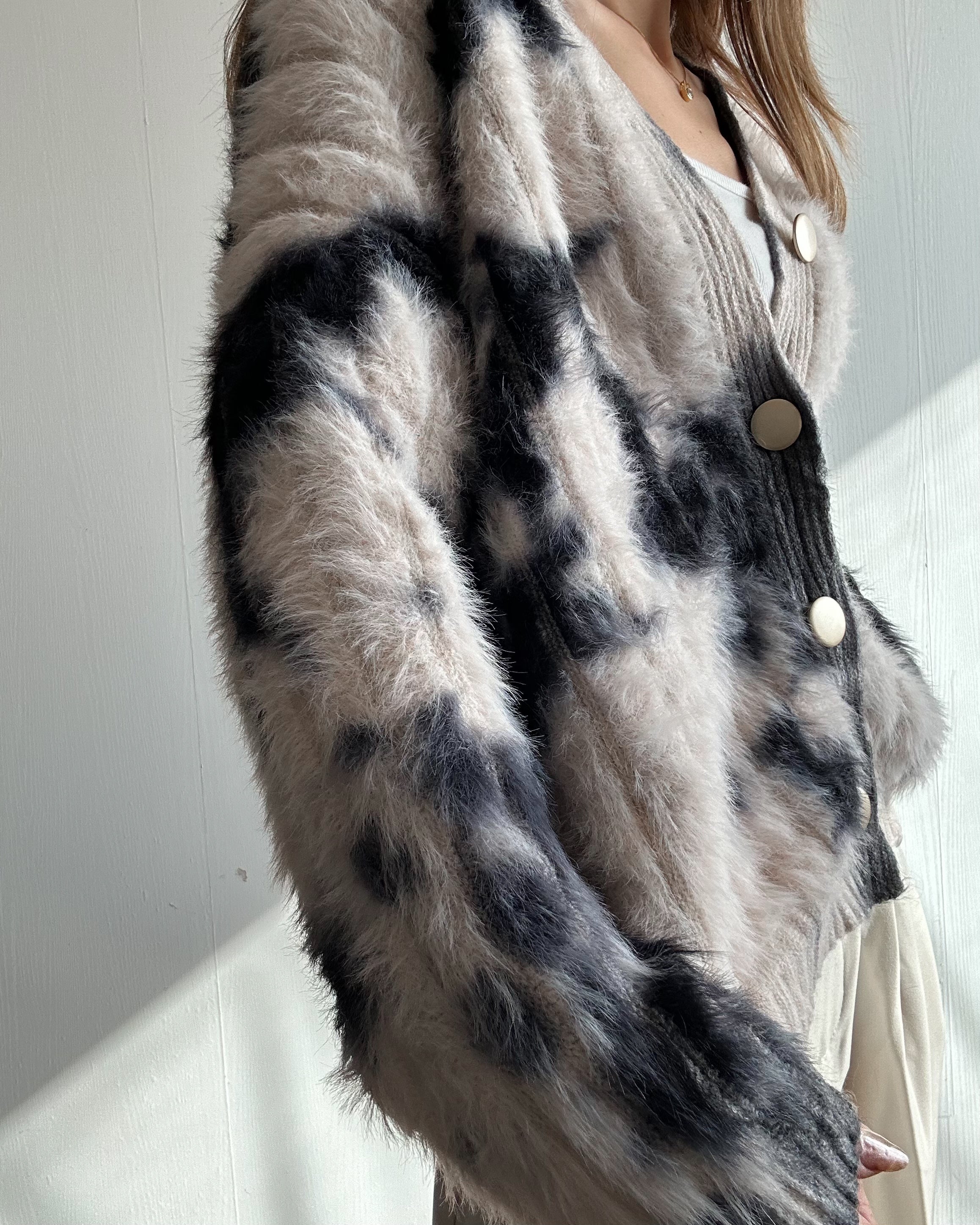 モノトーンブレンド シャギーニットカーディガン