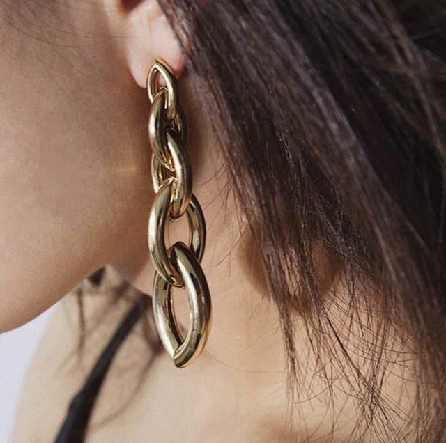 チェーンピアス