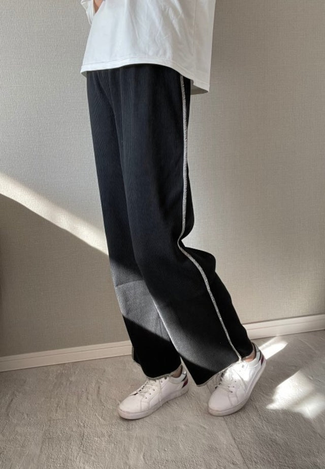 アウトシームテレコパンツ