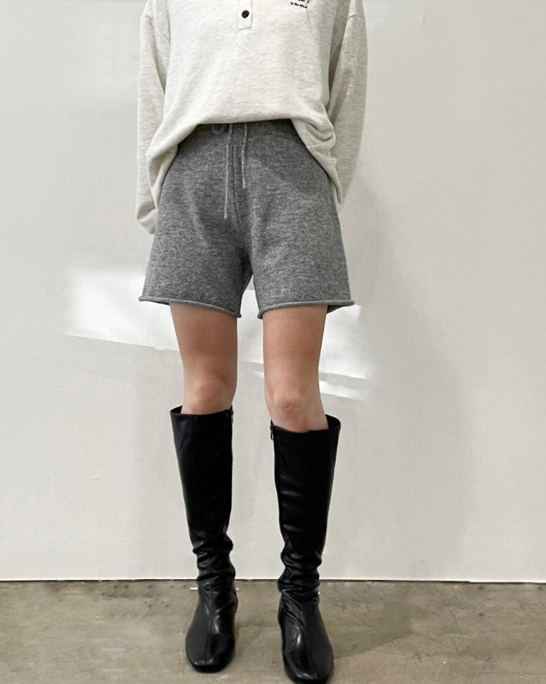 ニットショートパンツ　グレー