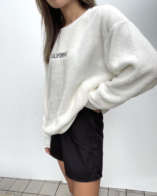 シャギー刺繍プルオーバー