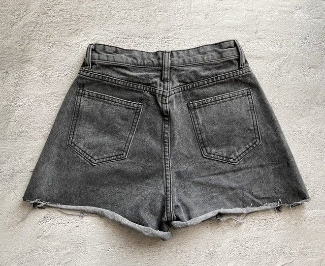 ハイウエストダメージショートパンツ