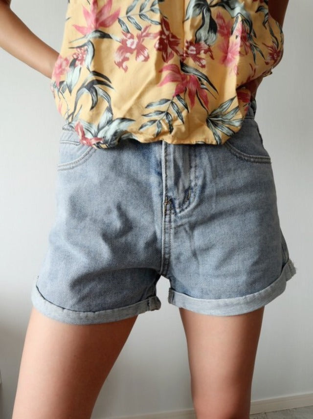 ハイウエストショートパンツ