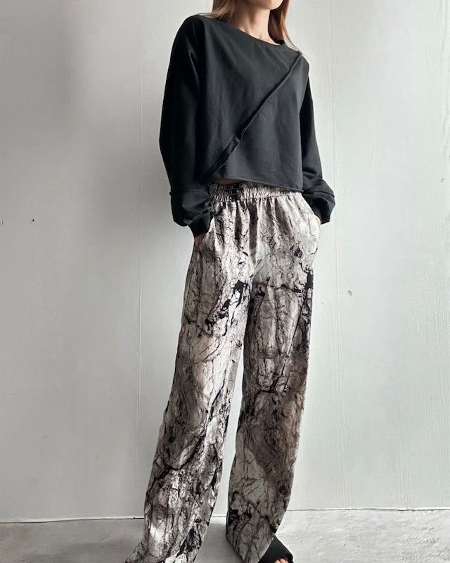 アシンメトリーカットトップス