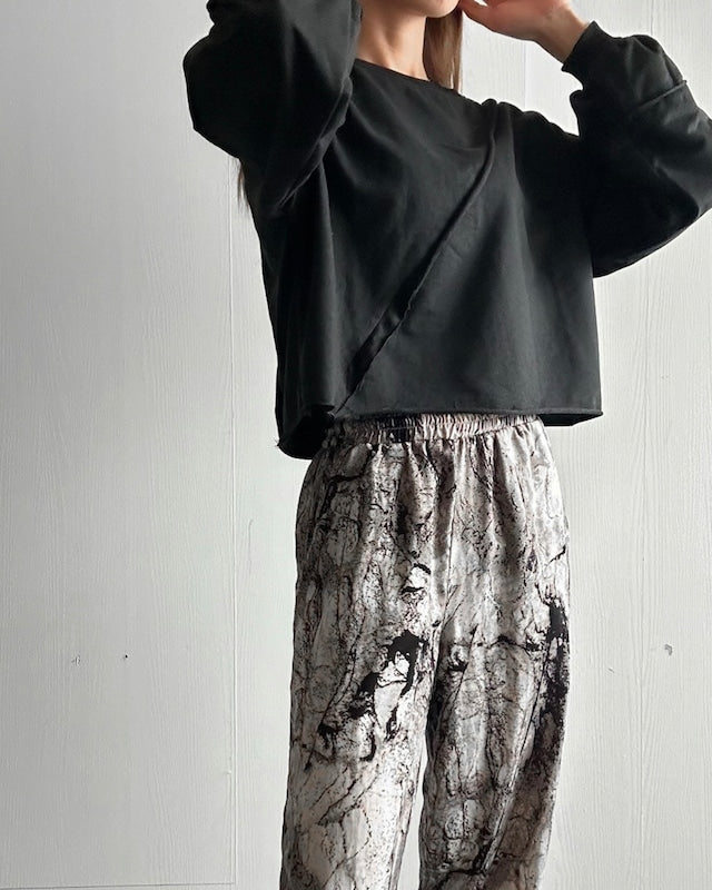 アシンメトリーカットトップス