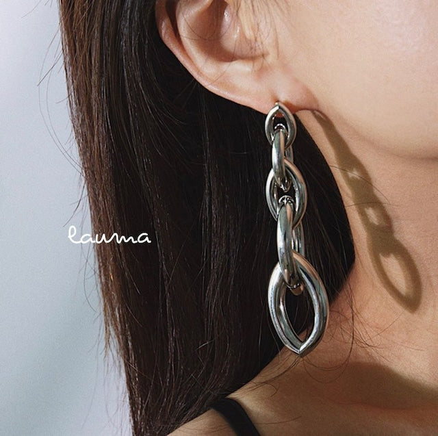 チェーンピアス