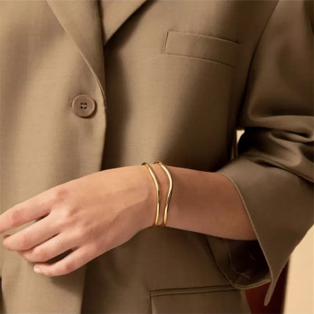 二連ウェーブバングル