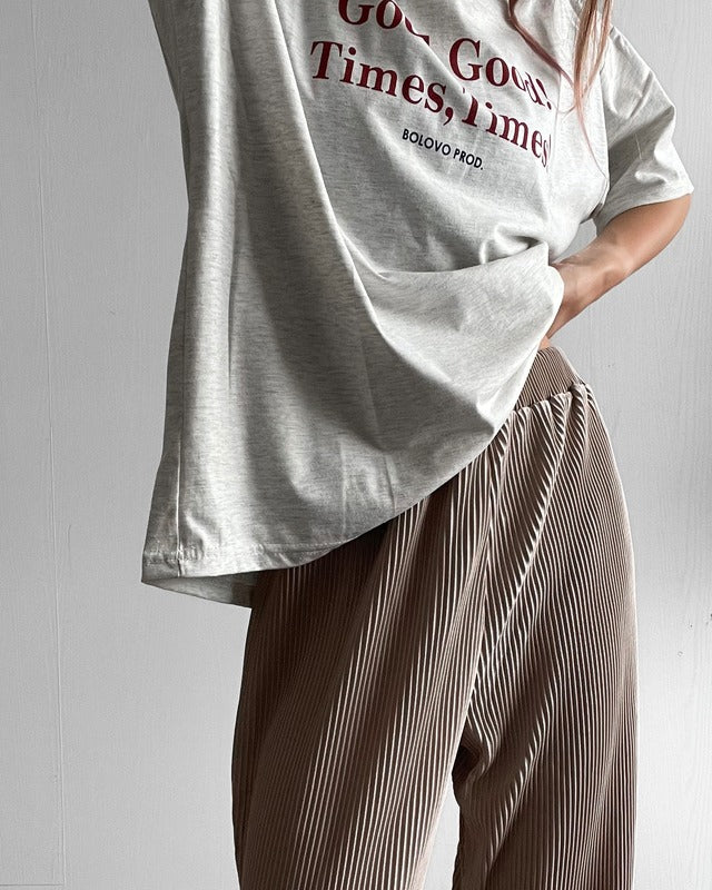 プリーツフレアパンツ